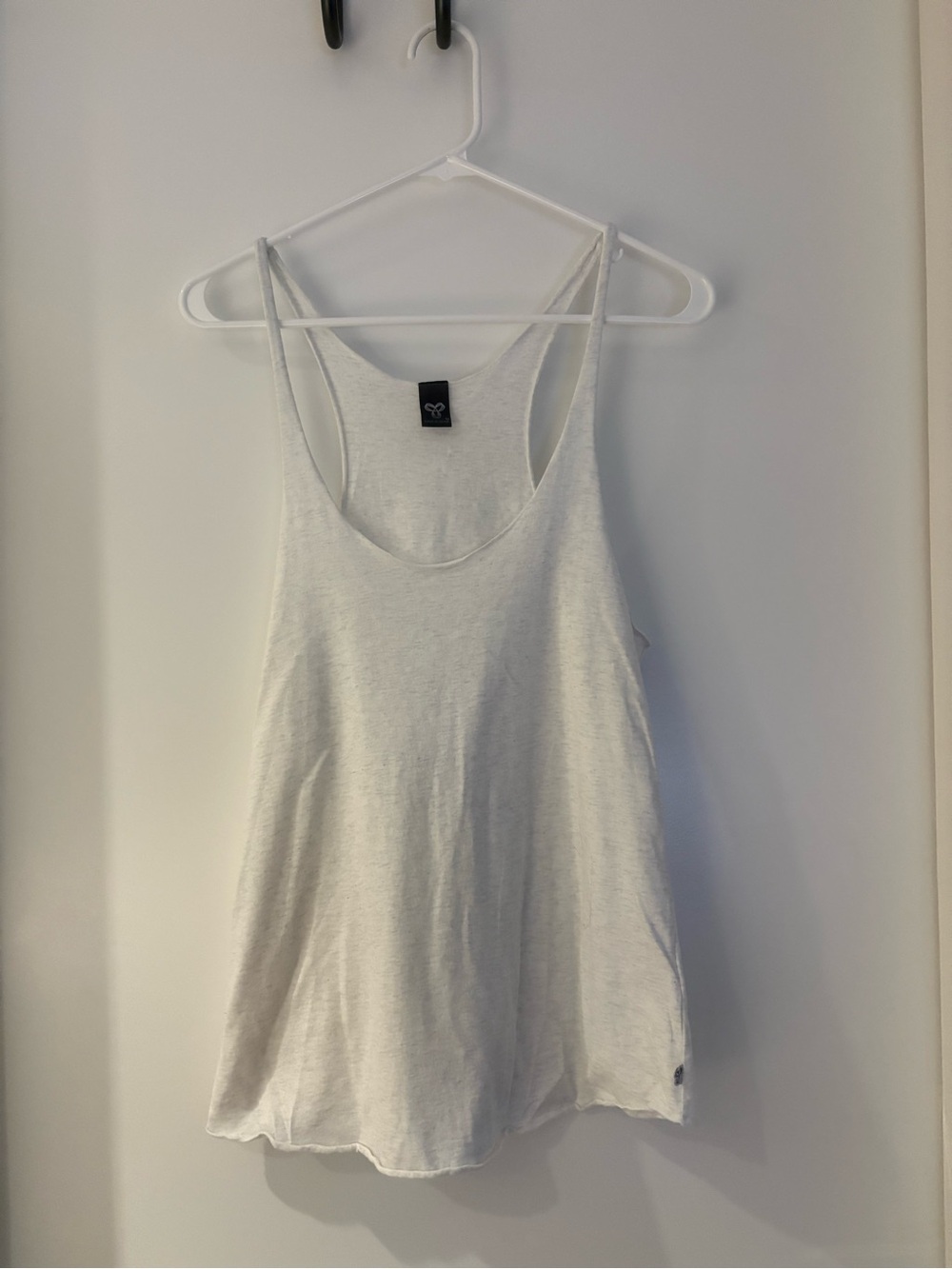 Aritzia/TNA White Scoop Neck Linen-Blend Tank